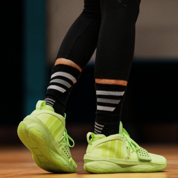 Adidas Dame 8 Extply C. Brand New. Kids Size: 11K - 1Y - Picture 5 of 7